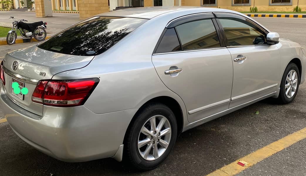 Toyota Premio 2016 4