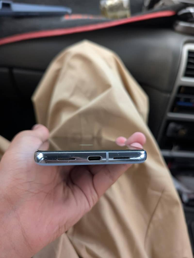 Google Pixel 8 Pro 6