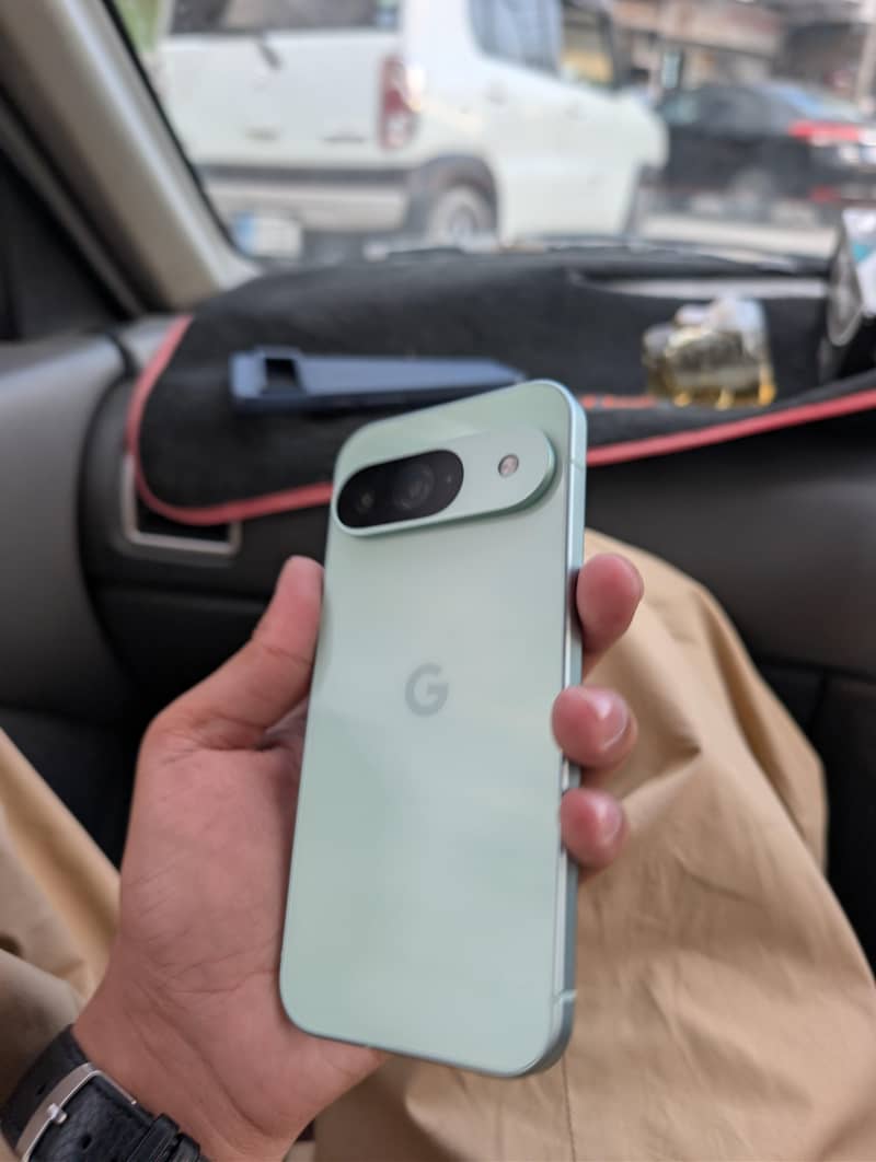 Google Pixel 9 2
