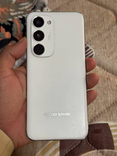 Tecno spark 40 pro