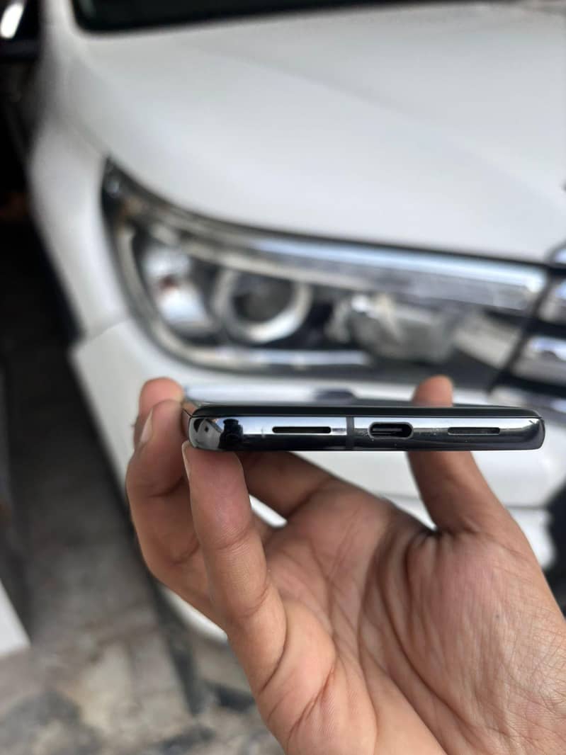 google pixel 8 pro 2