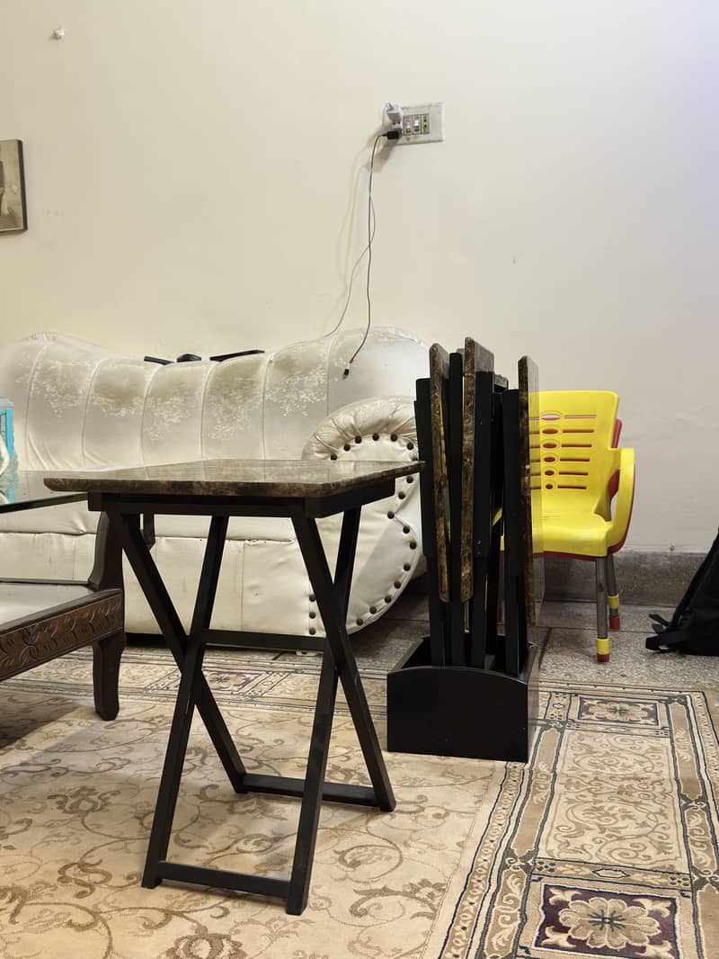 4 table set with stand 3