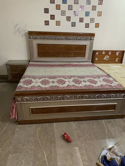 Bedroom Set for Sale – Excellent Condition