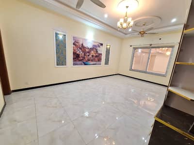 G-10/3 size 30x70 Full house 5bed 5bath 2dring 2kitchen