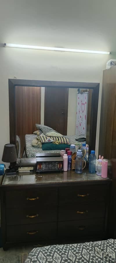 DRESSING TABLE FOR SALE
