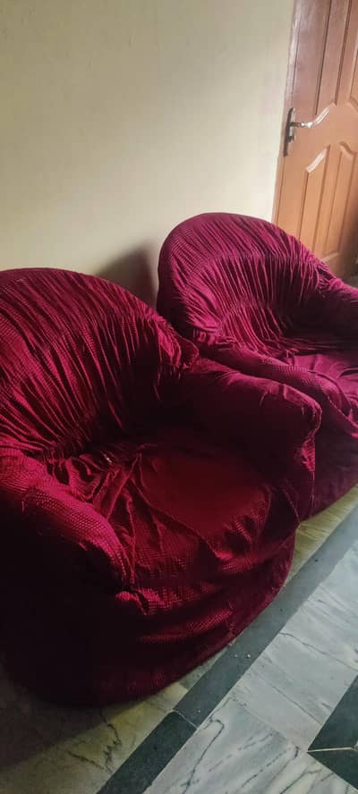 sofas set bilkul ok han emergency sale