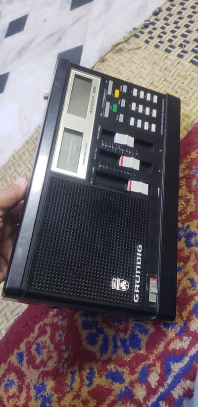 GRINDING digital radio