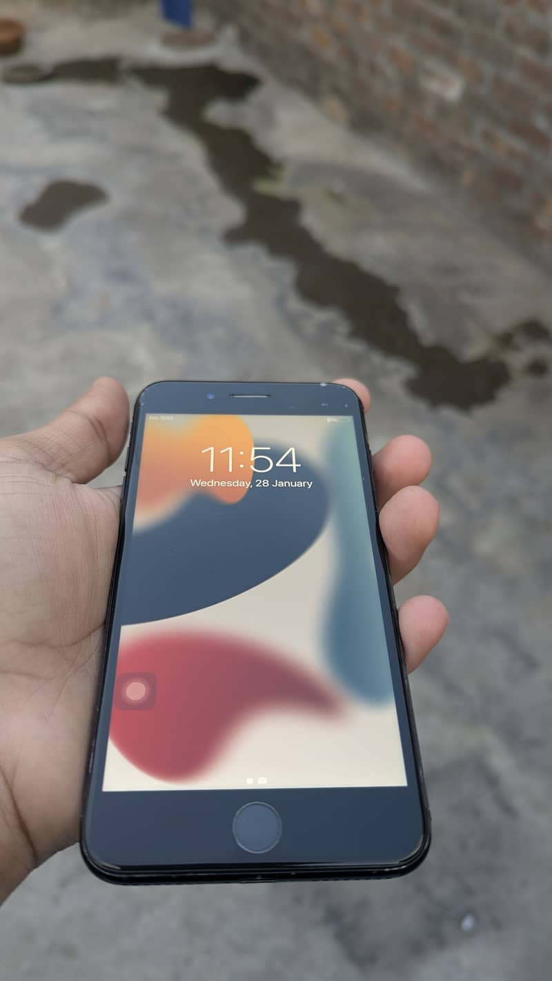 Apple iPhone 7 Plus 1