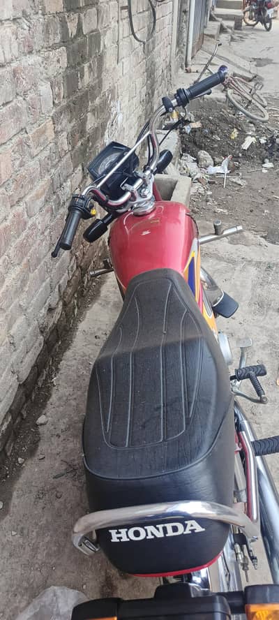 honda CD 70  urgent sale ha