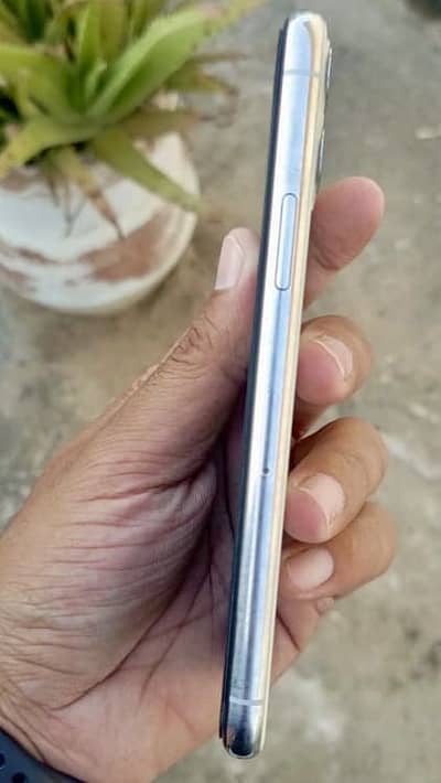 Iphone 11 pro PTA