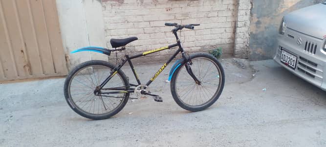 Giant Brand Cycle Condtion 10 by 10 size 26 for elder kids and elders