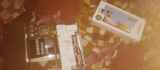 Samsung Galaxy A32. parts