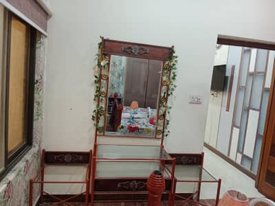 bed n mirror