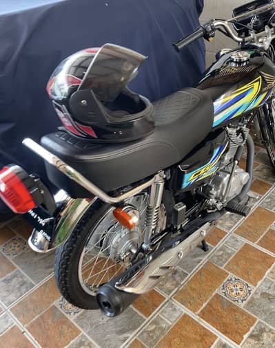 2024 model 125 condition 10/10 first owner biometric available