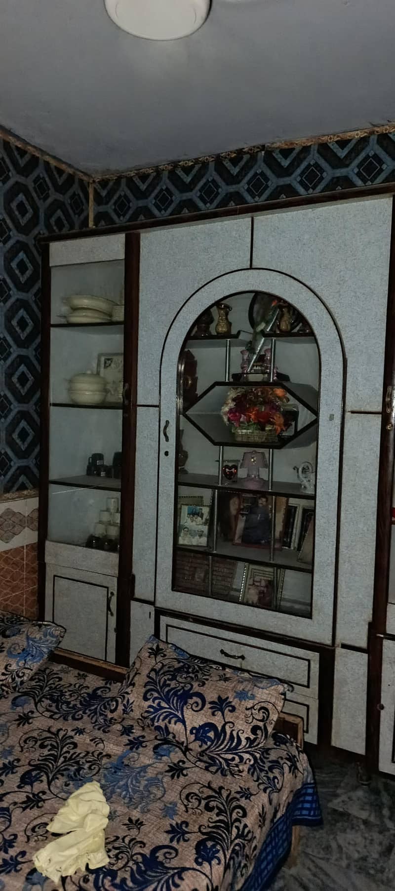 ​خالص ساگوان لکڑی کا قدیم برتن والا شوکیس - بہترین کنڈیشن 1