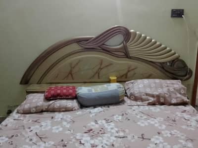 king size bed with mattress