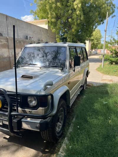 Mitsubishi Pajero 1885