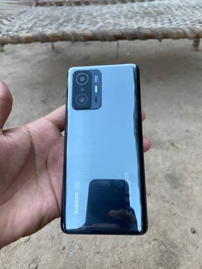 Xiaomi 11 T. 8/256 best for camera and gaming