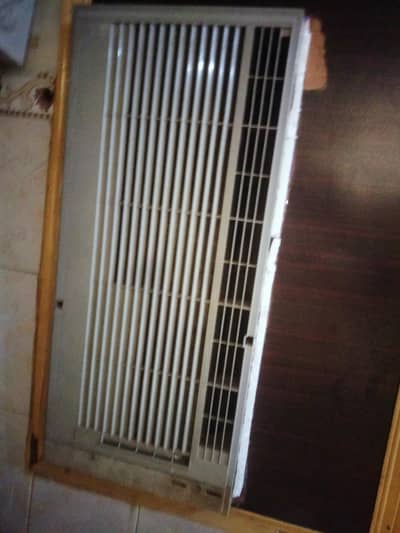 Corona Window Ac 0.75 ton