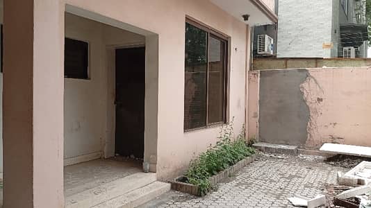 Faisal Town Block C 10-Marla House Available For Rent House On 60-Feet Bigest Road