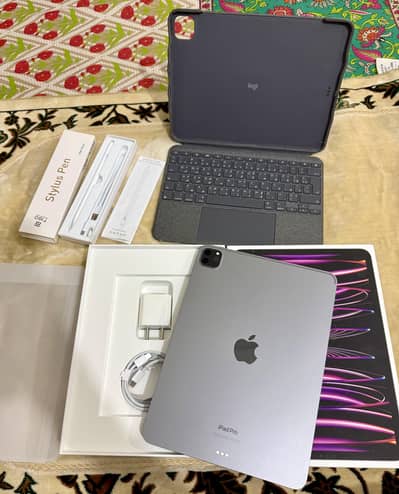 iPad Pro M2 Complete Box With Keyboard & Pencil .