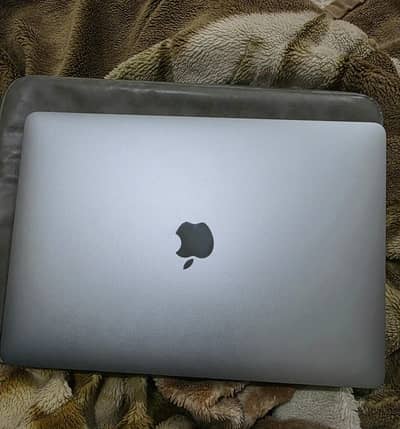 MacBook Air M1 13.3” | 256GB | Excellent Condition.