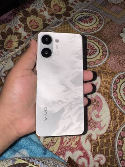 Vivo yo5 25 days only use full varnti ma hy box charger sab khuch sat