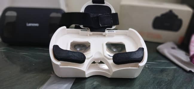 Lenovo virtual reality headset glasses v200