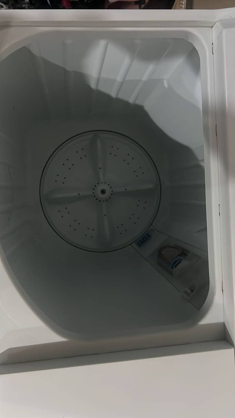 Semi Automatic Washing Machine 2