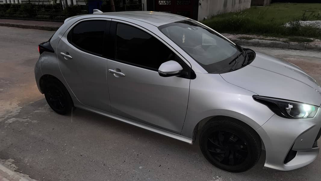 Yaris hatchback 4