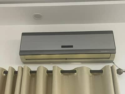 almost new air conditioning