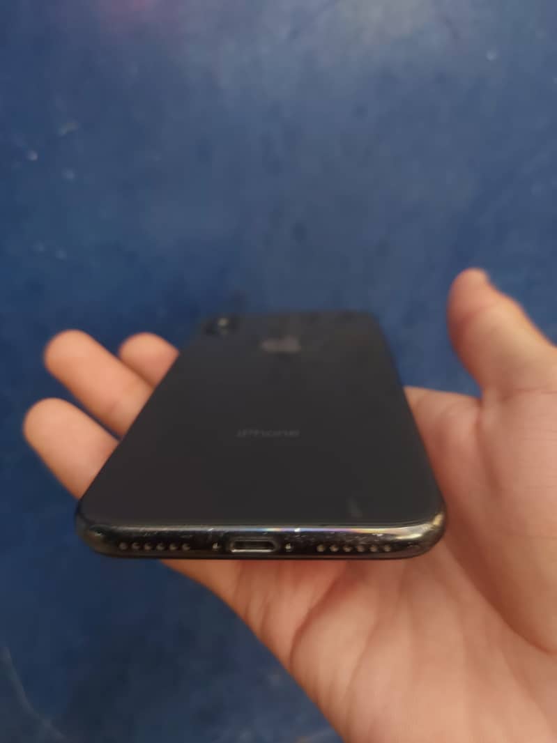 Apple iPhone X 3