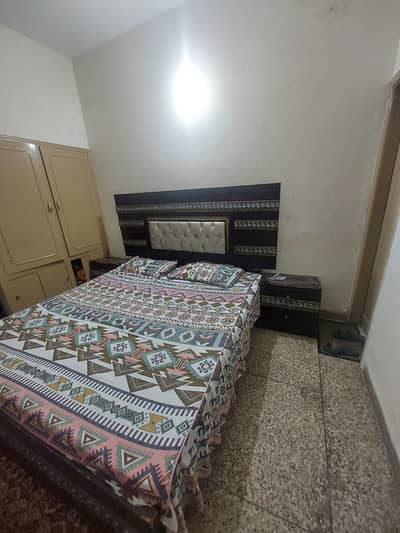 double bed king size wooden