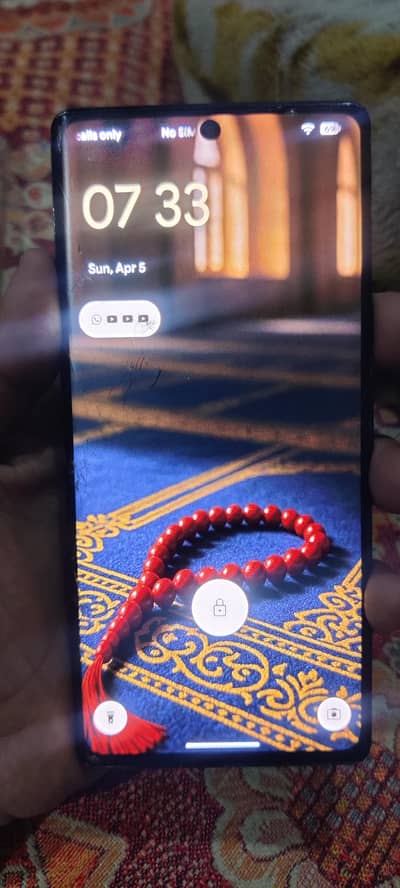 Google pixel 6 pro slightly crack hy