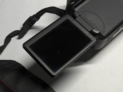 dslr camera EOS 700d with lansces