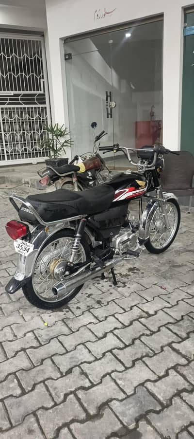 bike urgent sell karni hn bikul saf hn document cler hj