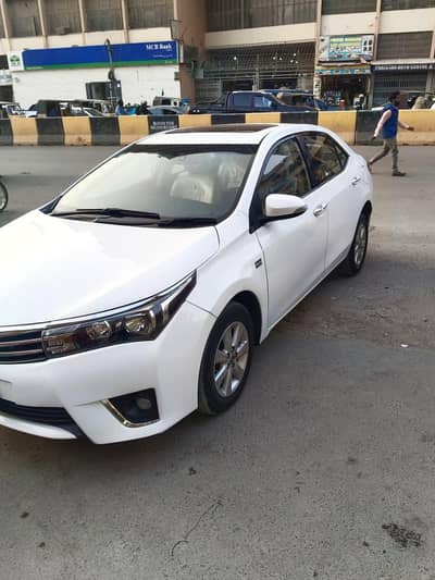 Toyota Corolla Altis Grande CVT-I 1.8 Model 2015