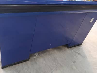 Cash counter for sale