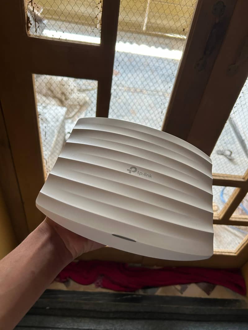 TP-Link omada eap245 1
