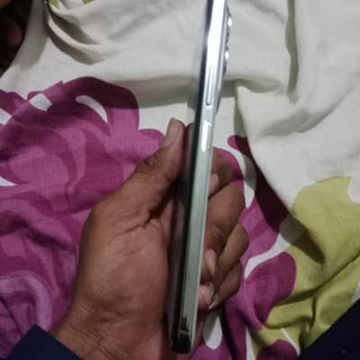 8+8 256 10 month warranty ma ha