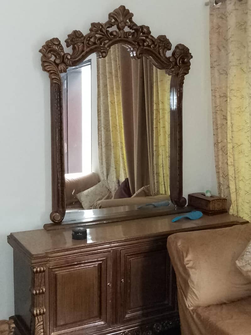 dressing table 0