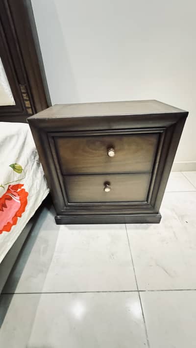 King size bed set urgently for sale