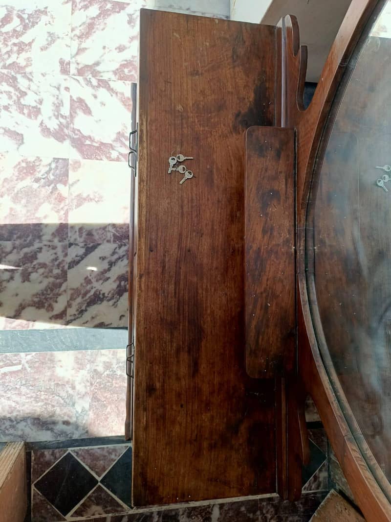 DRESSING TABLE 3