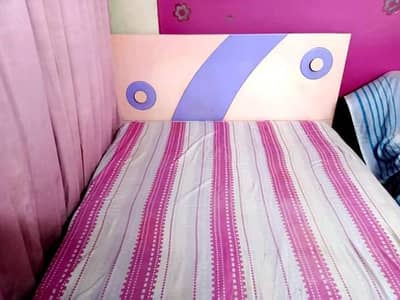 Bed room set urget sell
