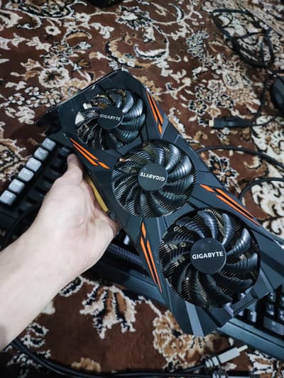 gtx 1070 8gb gigabyte RGB logo back plate