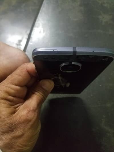 moto z mobile panel okay hai board mein software ka Ishu hua