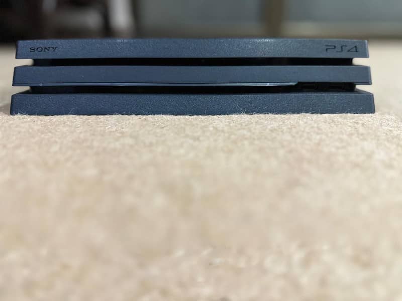 PS4 PRO 4