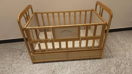Baby bed wodan for sale