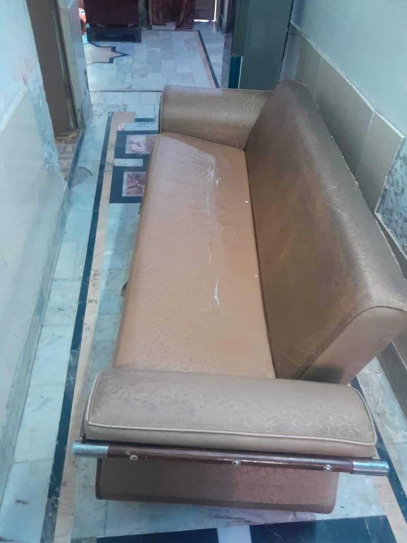 Sofa comes bed 1
