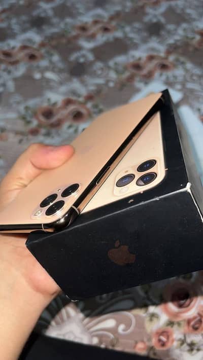 iphone 11 pro max 256 gb non PTA My WhatsApp number 0326.3289651